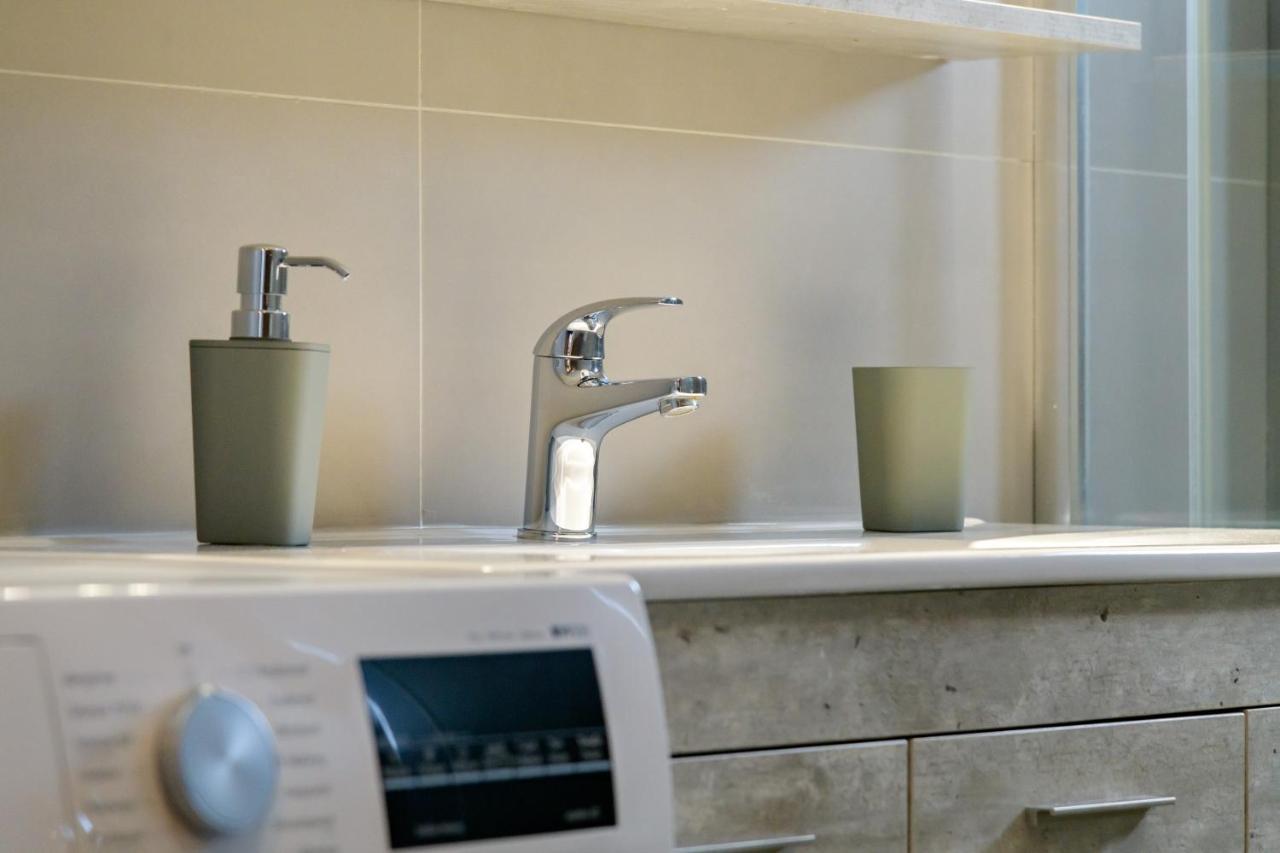 Ferienwohnung Stylish 2Br Flat With Stunning Views & Prv Parking Athen Exterior foto